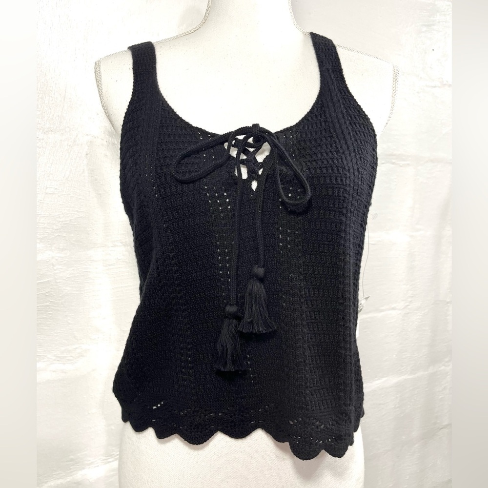 OLD NAVY CROCHET TOP NEW WITH TAG (a142)